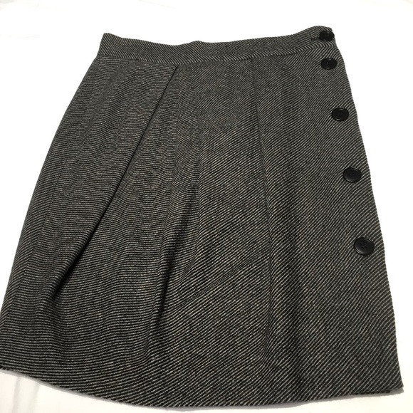 Elegant gray and black mini skirt - Picture 2 of 9